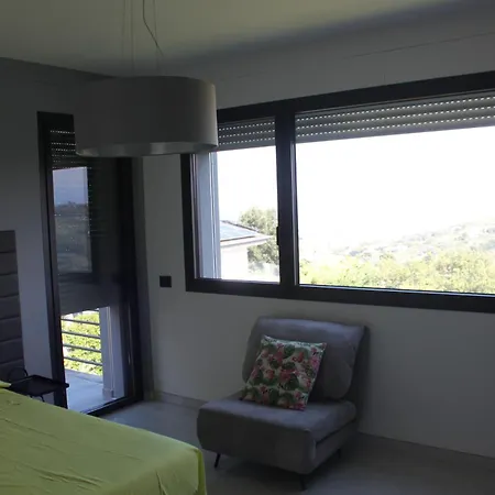 Elegant House Mare E Monti A Colle アパート Montesilvano Marina