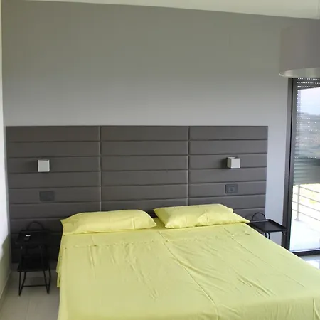 Elegant House Mare E Monti A Colle * Montesilvano Marina