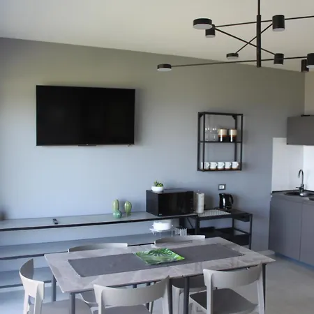 Apartment Elegant House Mare E Monti A Colle Montesilvano Marina