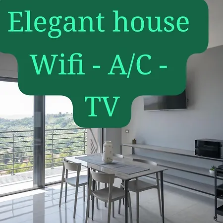 Elegant House Mare E Monti A Colle アパート Montesilvano Marina