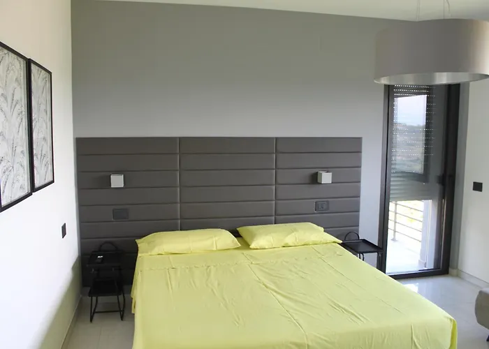 Elegant House Mare E Monti A Colle * Montesilvano Marina